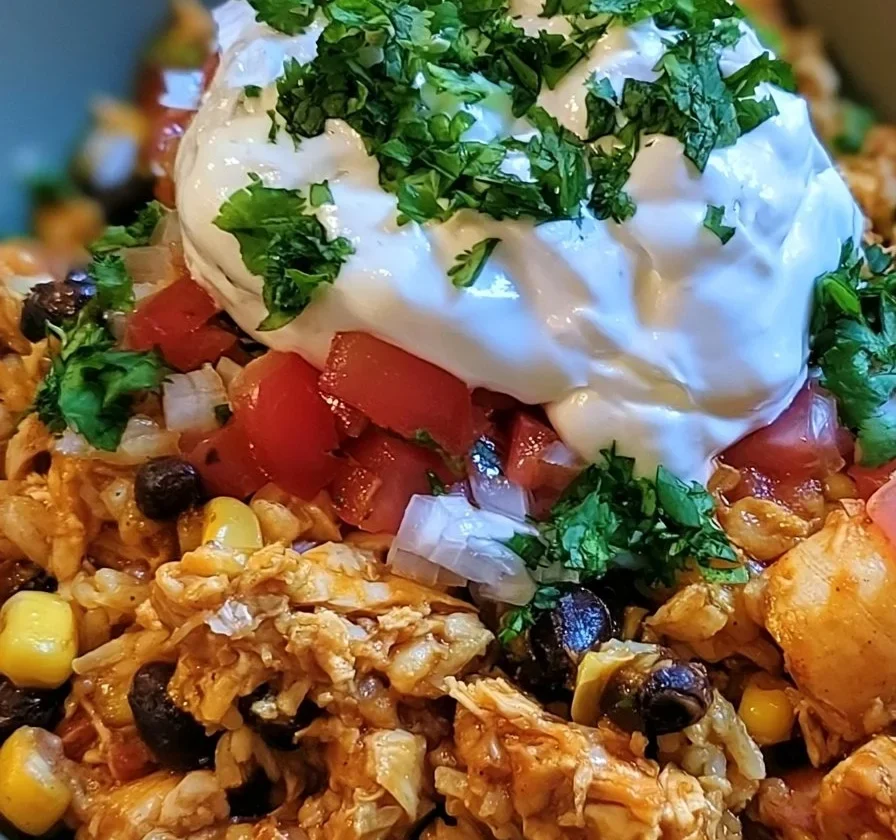 Casseruola di burrito di pollo deliziosa e facile da preparare