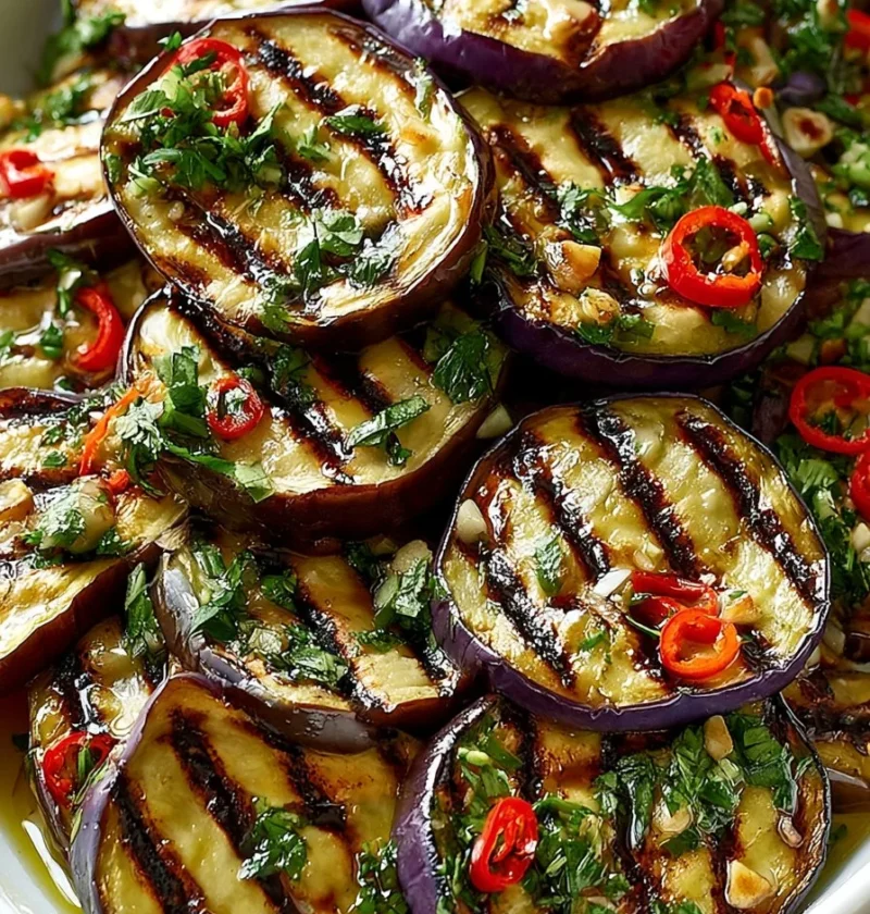 Melanzane marinate con spezie e aromi freschi
