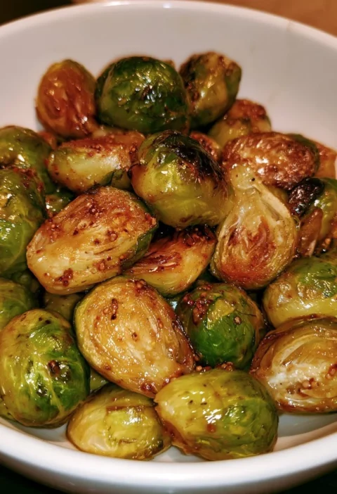 Cavolini di Bruxelles arrosto con miele e senape, piatto gustoso e sano