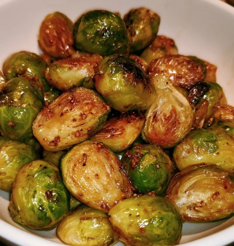 Cavolini di Bruxelles arrosto con miele e senape, piatto gustoso e sano