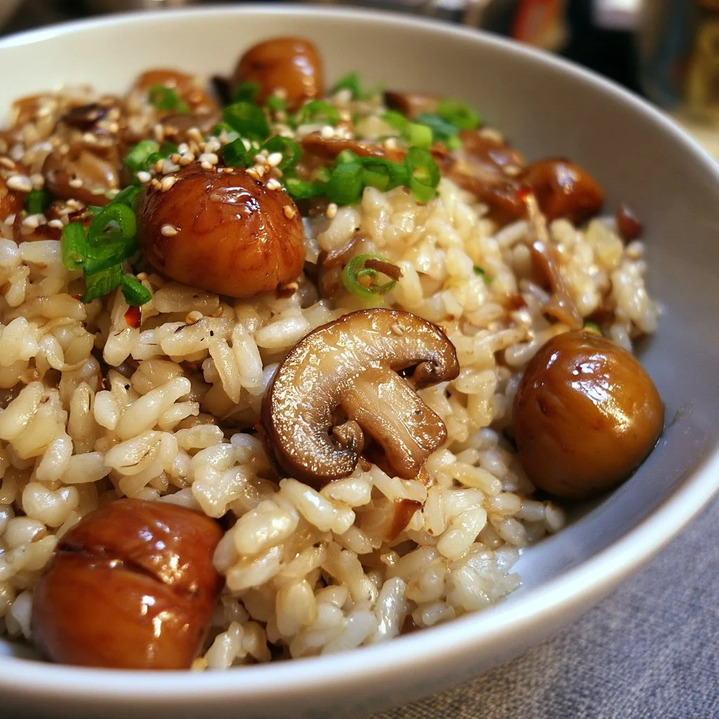 Riso integrale con funghi e castagne, un piatto sano e gustoso.