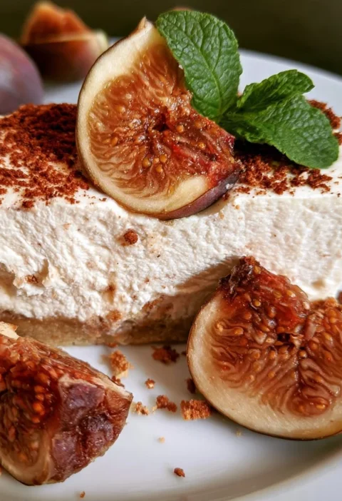 Semifreddo ai fichi e mascarpone, un dolce italiano fresco e cremoso